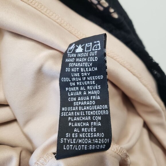 Ronni NIcole Black Lace Sleeveless Shift Dress Size 6 Dark Romantic Goth Glam - Picture 9 of 9